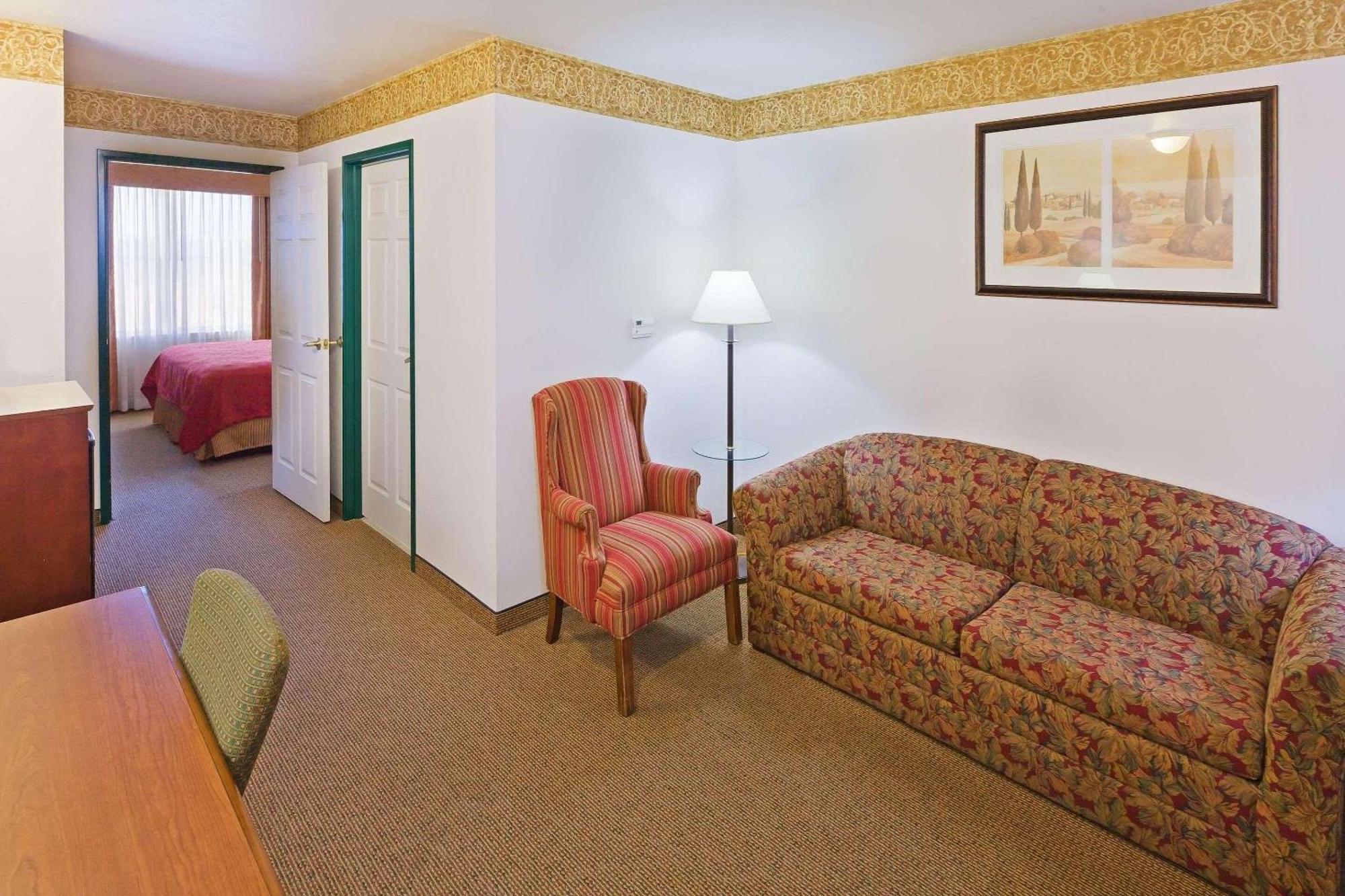 Hotel Country & By Radisson, Chambersburg, Pa Chambersburg