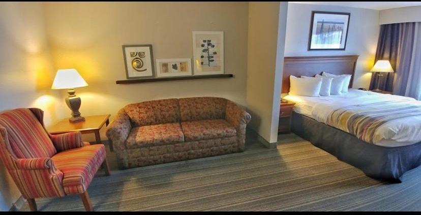 Country & By Radisson, Chambersburg, Pa