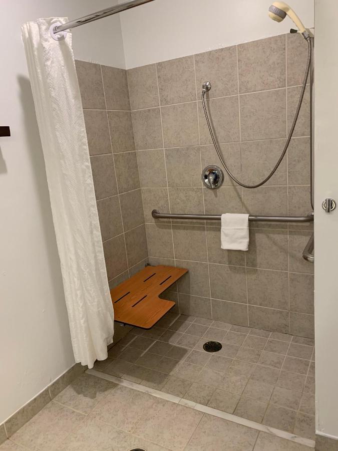 Country & By Radisson, Chambersburg, Pa Hotel 2*