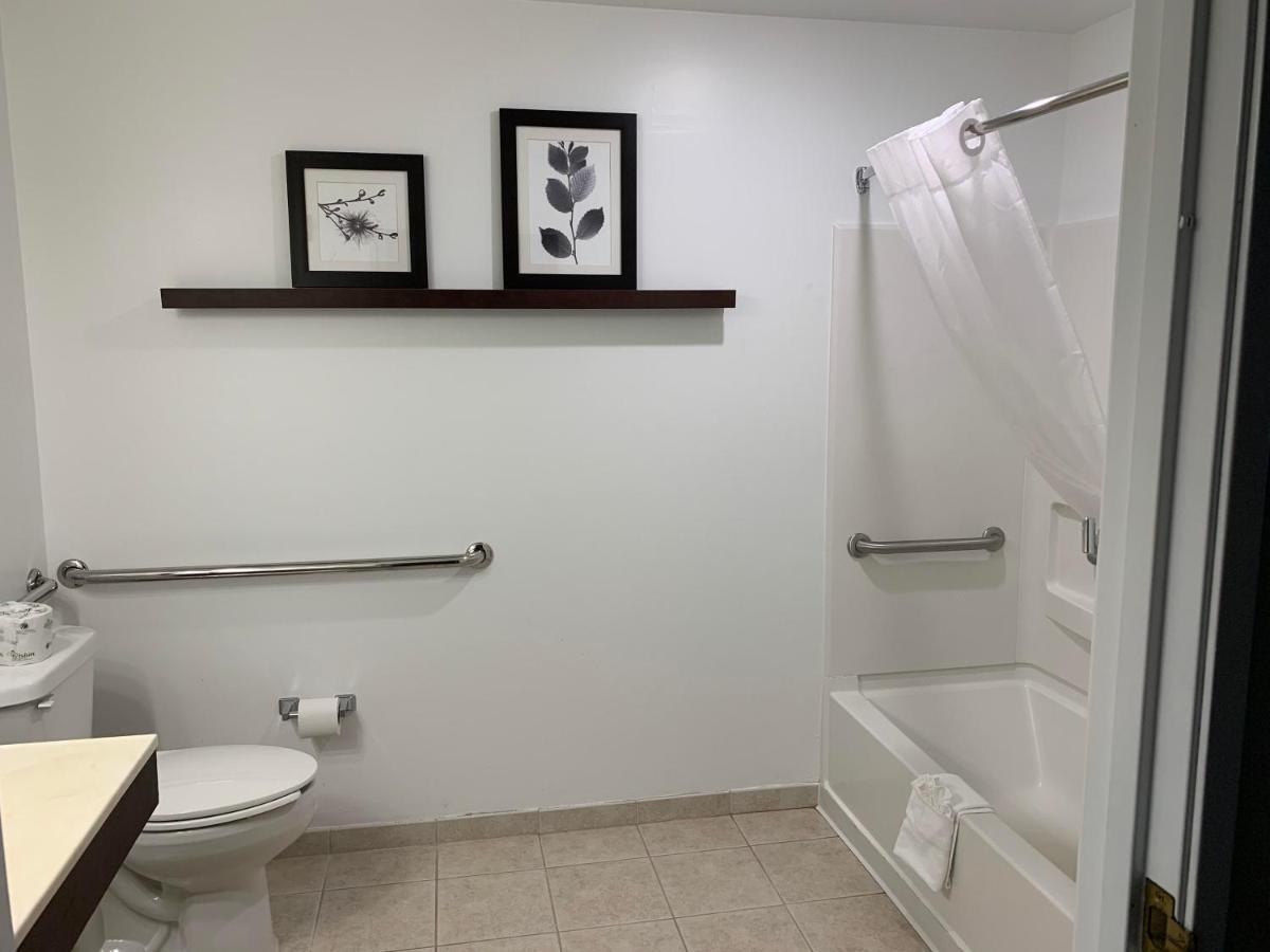 Country & By Radisson, Chambersburg, Pa Hotel