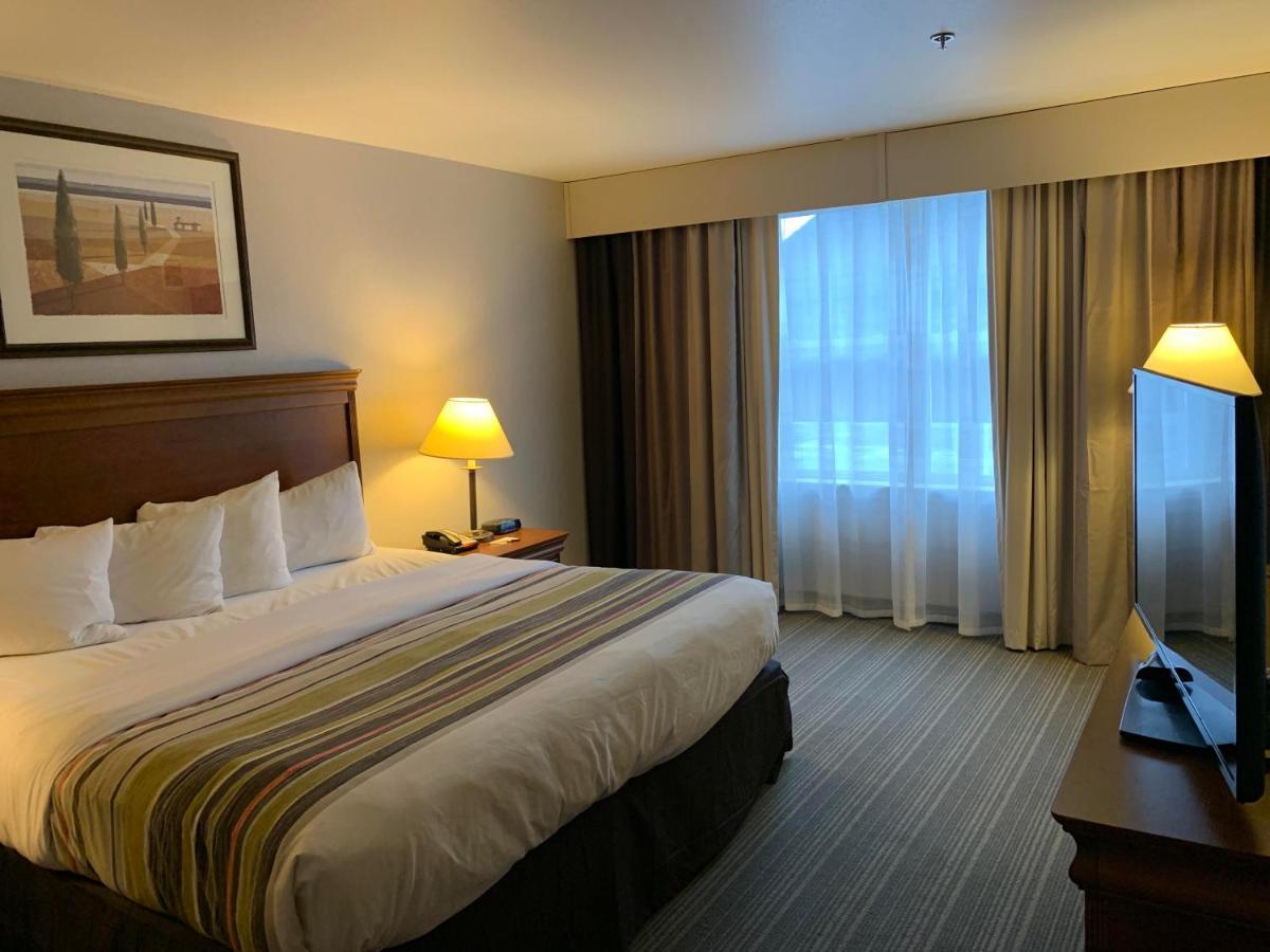 Country & By Radisson, Chambersburg, Pa Hotel 2*